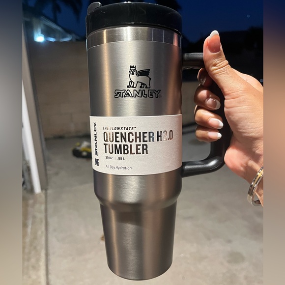 Stanley Quencher H2.0 Tumbler - Silver - Picture 1 of 2